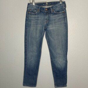 Women's washed distressed cropped jeans